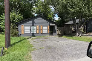 400 S Poplar St, Tomball, TX 77375 - Photo 1