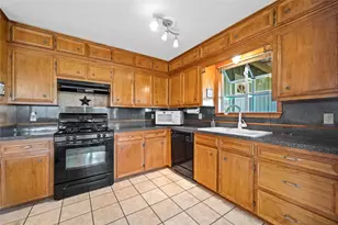 1571 Yaupon Cove Dr, Onalaska, TX 77360 - Photo 13