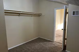 12244 Bob White Dr, Houston, TX 77035 - Photo 9