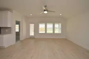 31103 Warwick Coast Ct, Fulshear, TX 77441 - Photo 9