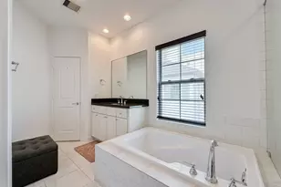2 Hermann Park Ct, Houston, TX 77021 - Photo 27