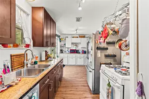 510 Portage Ln, Friendswood, TX 77546 - Photo 7