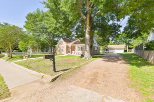 802 S Day St, Brenham, TX 77833 - Photo 3