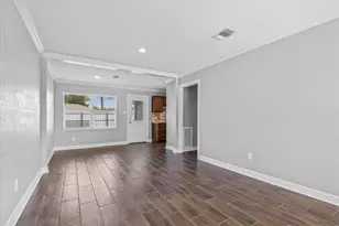 6742 Feldspar St, Houston, TX 77092 - Photo 3
