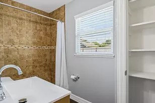 6742 Feldspar St, Houston, TX 77092 - Photo 15