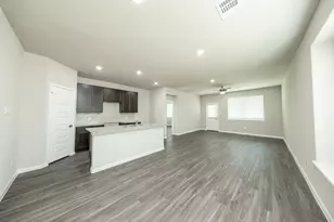 14115 Balcones Fault Ct, Willis, TX 77318 - Photo 5