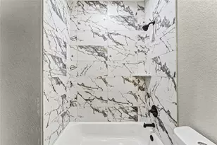 8221 Flaxman St, Houston, TX 77029 - Photo 11