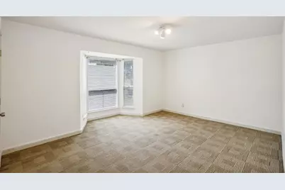 4641 Wild Indigo Street #427, Houston, TX 77027 - Photo 3