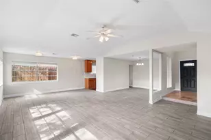 327 Windward Dr, League City, TX 77573 - Photo 7