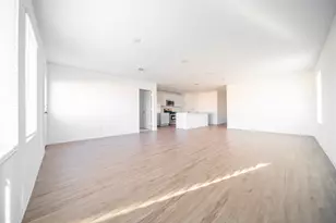 9126 Harvest Steel Dr, Baytown, TX 77521 - Photo 3