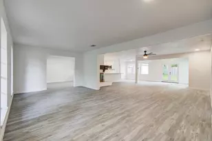 534 Robert E Lee Dr, Conroe, TX 77302 - Photo 3