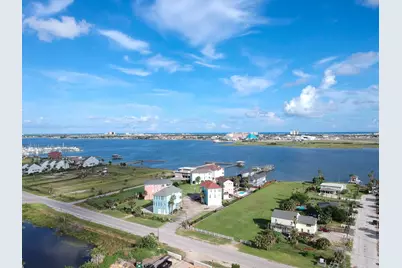 1014 Lillian Lane, Galveston, TX 77554 - Photo 1