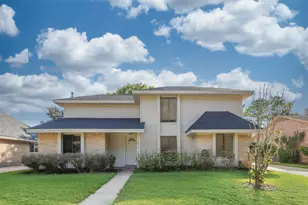 2822 Colonial Dr, Sugar Land, TX 77479 - Photo 1