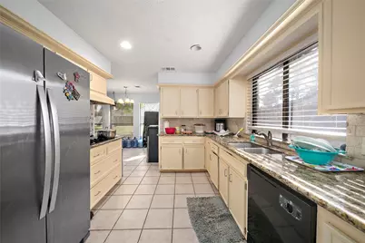 2822 Colonial Drive, Sugar Land, TX 77479 - Photo 5