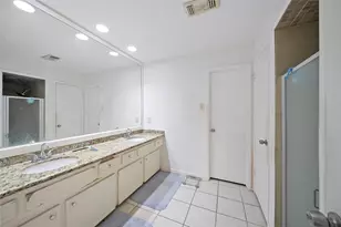 2822 Colonial Dr, Sugar Land, TX 77479 - Photo 13