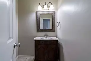 75 Breezy Point Pl, The Woodlands, TX 77381 - Photo 11