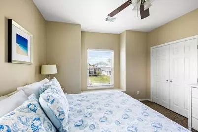 13609 Pirates Beach Boulevard, Galveston, TX 77554 - Photo 17