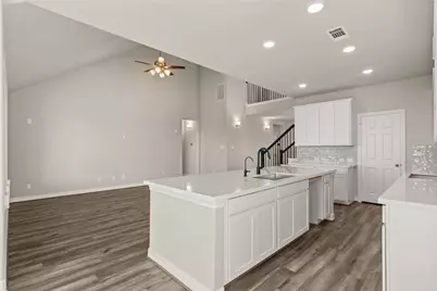 14902 Buffalo Head Street, Mont Belvieu, TX 77523 - Photo 5
