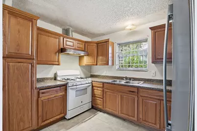 535 Edgebrook Drive, Houston, TX 77034 - Photo 9