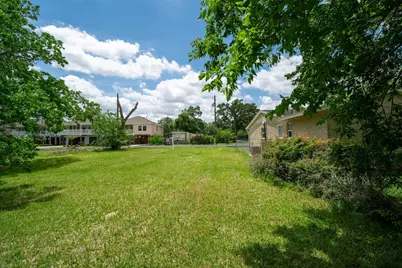 402 Bay Oaks Drive, La Porte, TX 77571 - Photo 11