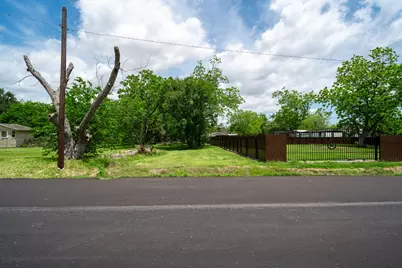 402 Bay Oaks Drive, La Porte, TX 77571 - Photo 9