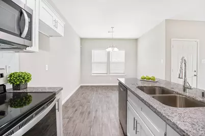 5911 Westover Street, Houston, TX 77033 - Photo 5