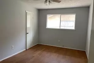 1326 Barrowgate Dr, Sugar Land, TX 77498 - Photo 5