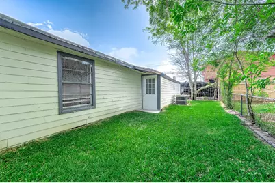 4356#B Phlox Street, Houston, TX 77051 - Photo 45