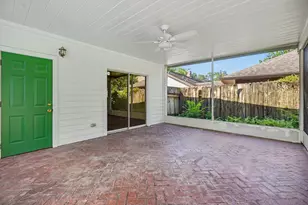 18562 Martinique Dr, Nassau Bay, TX 77058 - Photo 33
