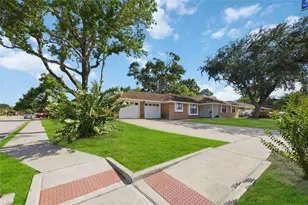801 Friars Ln, Baytown, TX 77521 - Photo 3