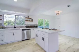 402 Tresvant Dr, Webster, TX 77598 - Photo 19