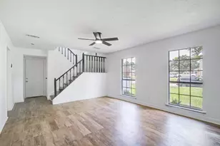 402 Tresvant Dr, Webster, TX 77598 - Photo 7