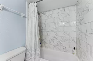 7402 Alabonson Rd, Houston, TX 77088 - Photo 17