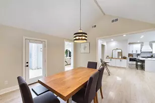 1022 Crossroads Dr, Houston, TX 77079 - Photo 7