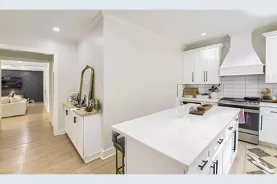 1022 Crossroads Drive, Houston, TX 77079 - Photo 9