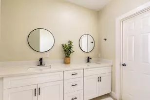 1022 Crossroads Dr, Houston, TX 77079 - Photo 19
