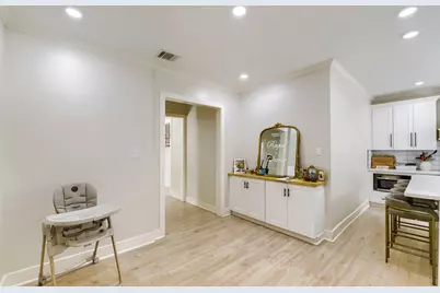 1022 Crossroads Drive, Houston, TX 77079 - Photo 11