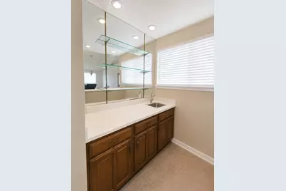 8818 Oakleaf Forest Drive, Houston, TX 77088 - Photo 7