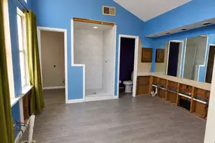 8818 Oakleaf Forest Dr, Houston, TX 77088 - Photo 9