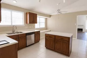 8818 Oakleaf Forest Dr, Houston, TX 77088 - Photo 5