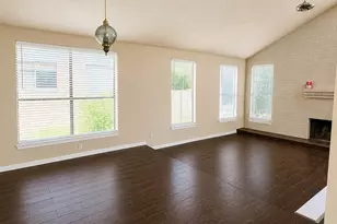 8818 Oakleaf Forest Dr, Houston, TX 77088 - Photo 3