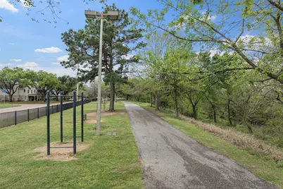 766 Memorial Mews Street #B, Houston, TX 77079 - Photo 23