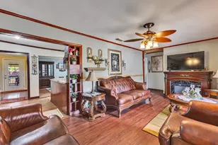 307 Azalea St, Lake Jackson, TX 77566 - Photo 5
