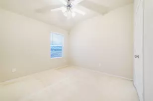 1315 Squire Dr, Baytown, TX 77521 - Photo 9