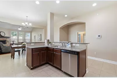 601 Chesterfield Lane, League City, TX 77573 - Photo 5