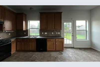 6806 Adella Court, Pearland, TX 77584 - Photo 5