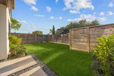 7327 Shadyvilla Pointe Drive, Houston, TX 77055 - Photo 39