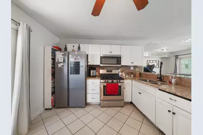 10214 Buena Park Drive, Houston, TX 77089 - Photo 9