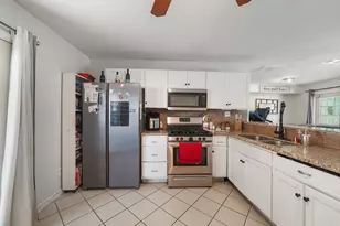 10214 Buena Park Dr, Houston, TX 77089 - Photo 9