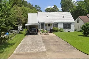 156 Hilldale Dr, Nederland, TX 77627 - Photo 1
